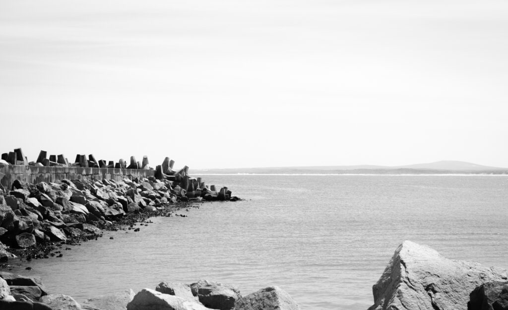 yzerfontein harbour b+w